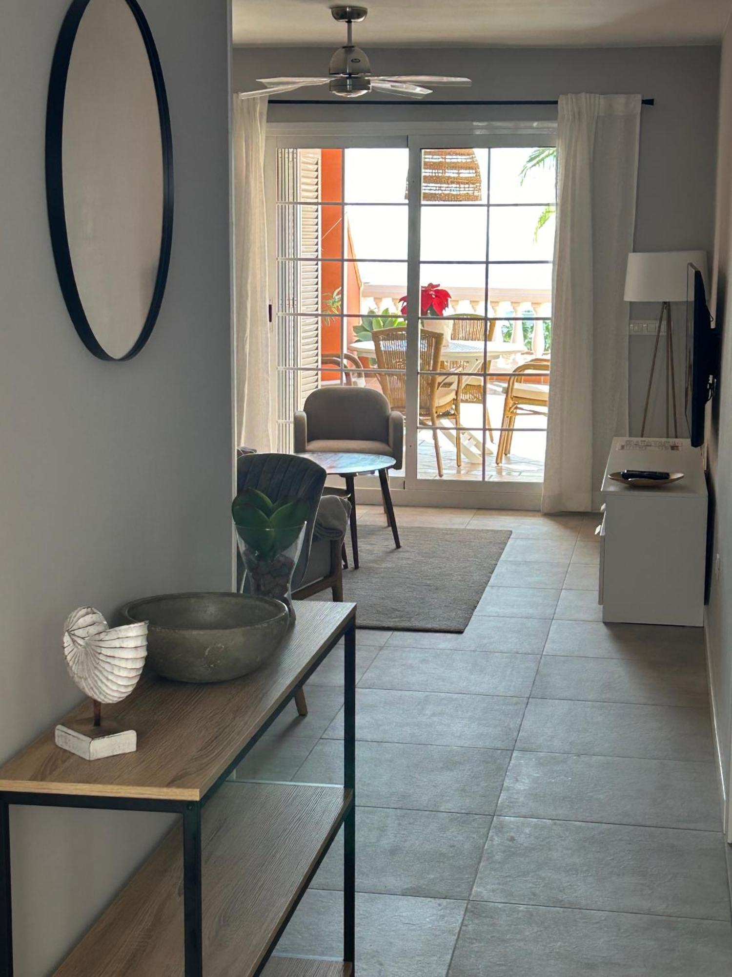 Playa Del Duque-Amazing Views 2 Bedroom アデヘ エクステリア 写真