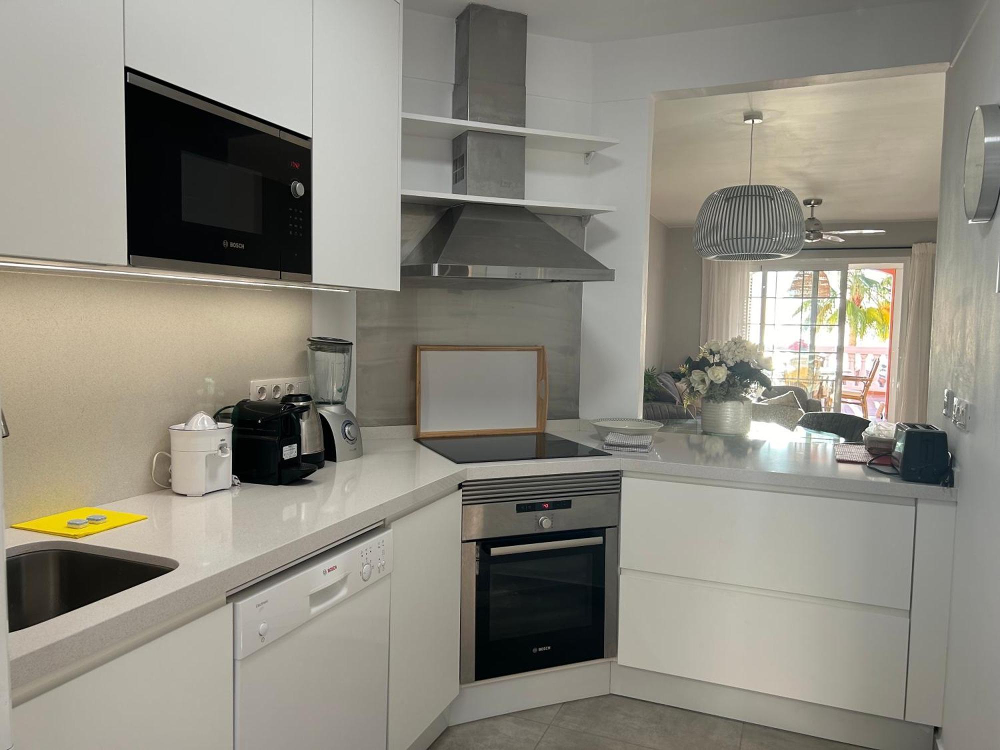 Playa Del Duque-Amazing Views 2 Bedroom アデヘ エクステリア 写真