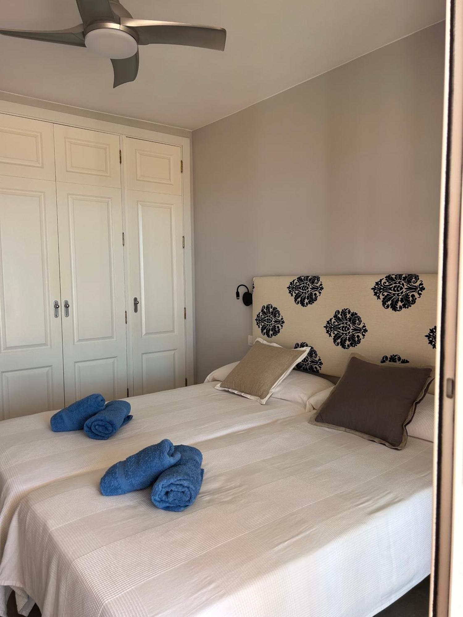 Playa Del Duque-Amazing Views 2 Bedroom アデヘ エクステリア 写真