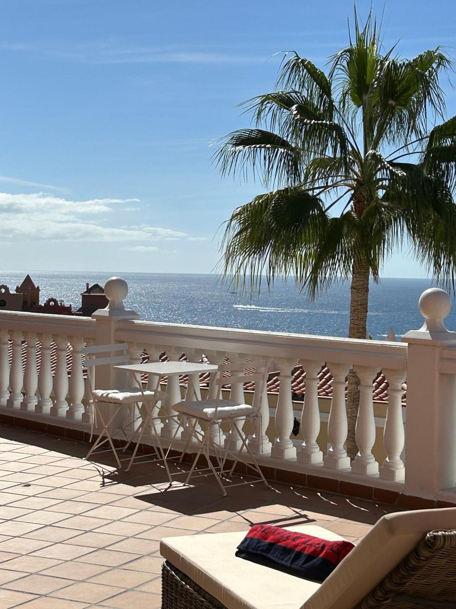 Playa Del Duque-Amazing Views 2 Bedroom アデヘ エクステリア 写真