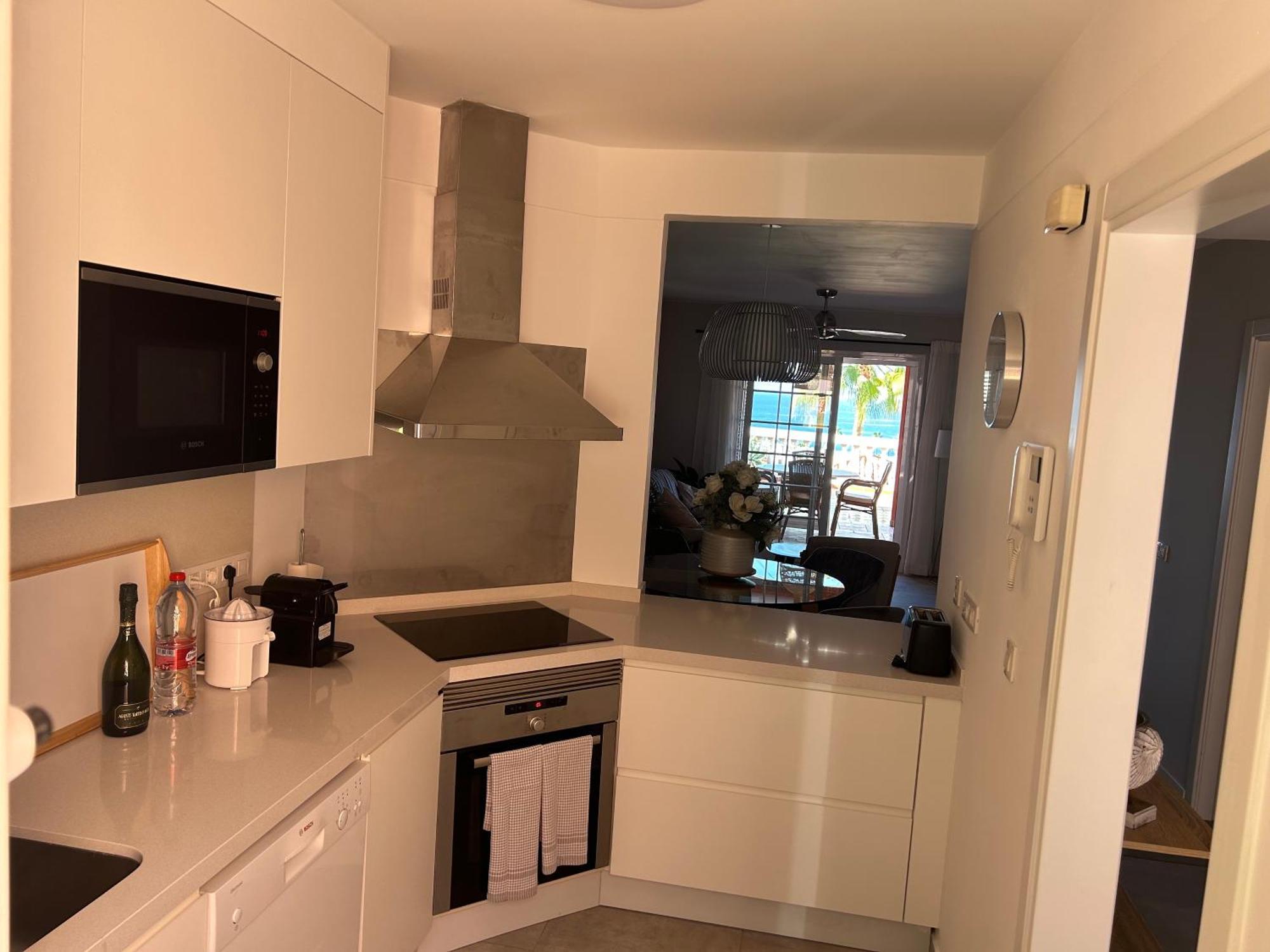 Playa Del Duque-Amazing Views 2 Bedroom アデヘ エクステリア 写真