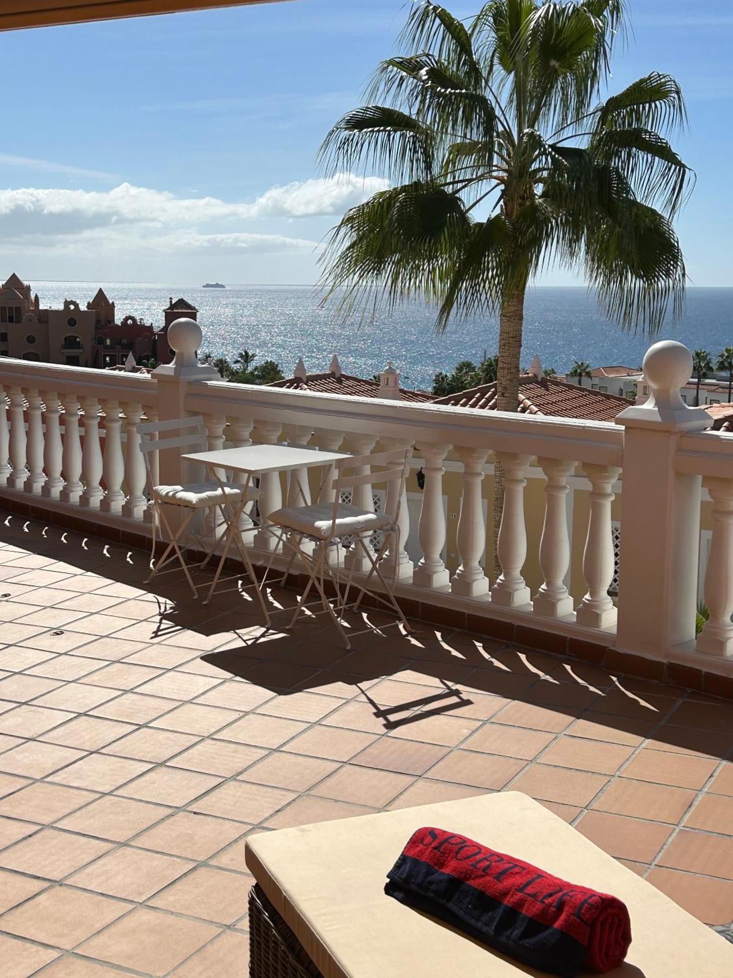 Playa Del Duque-Amazing Views 2 Bedroom アデヘ エクステリア 写真