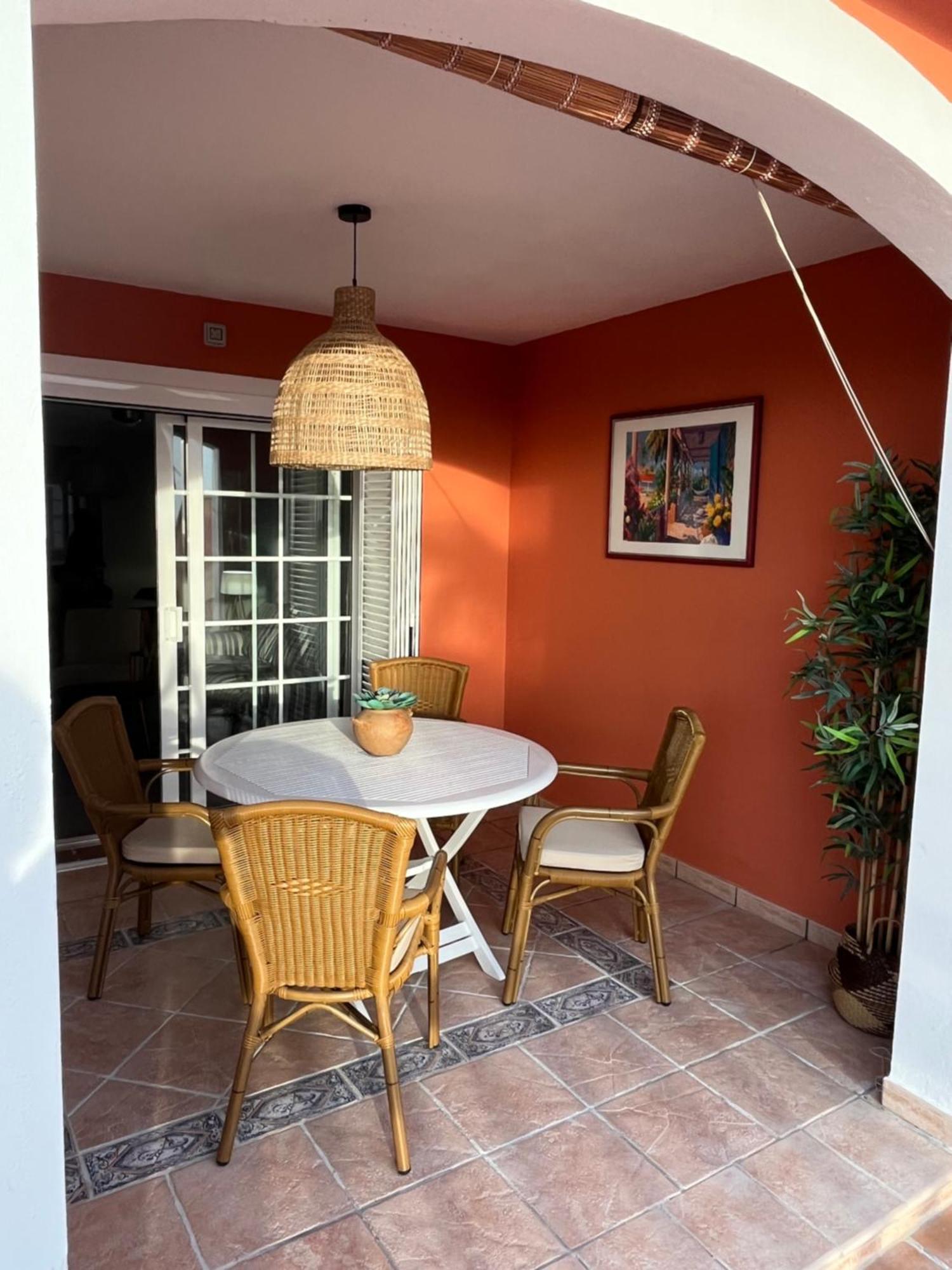 Playa Del Duque-Amazing Views 2 Bedroom アデヘ エクステリア 写真