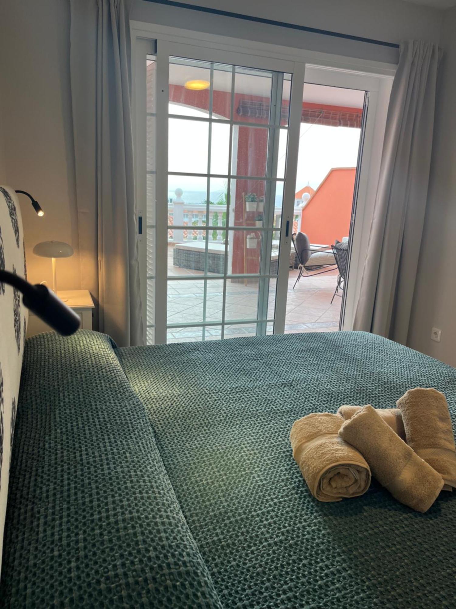 Playa Del Duque-Amazing Views 2 Bedroom アデヘ エクステリア 写真