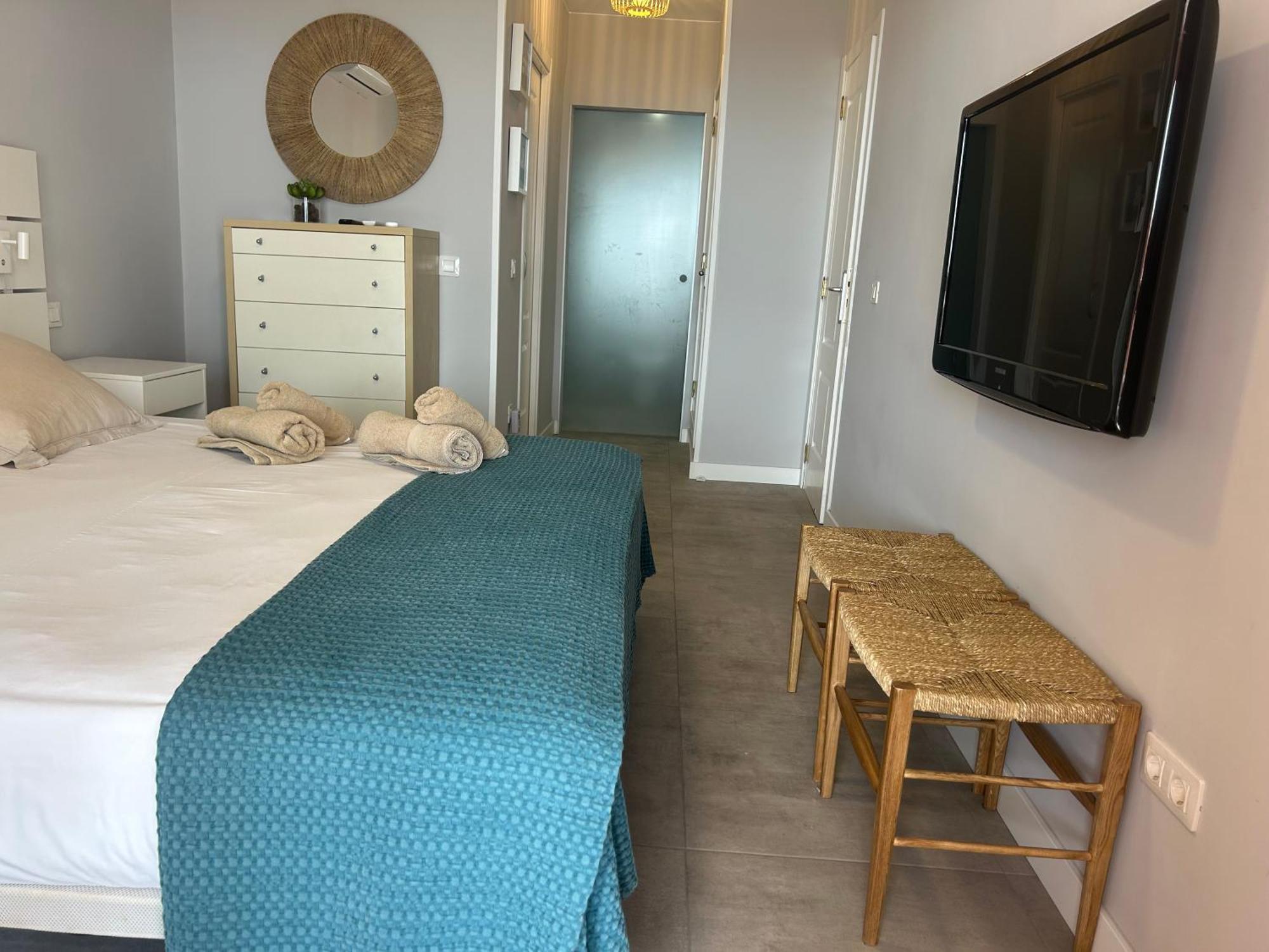 Playa Del Duque-Amazing Views 2 Bedroom アデヘ エクステリア 写真