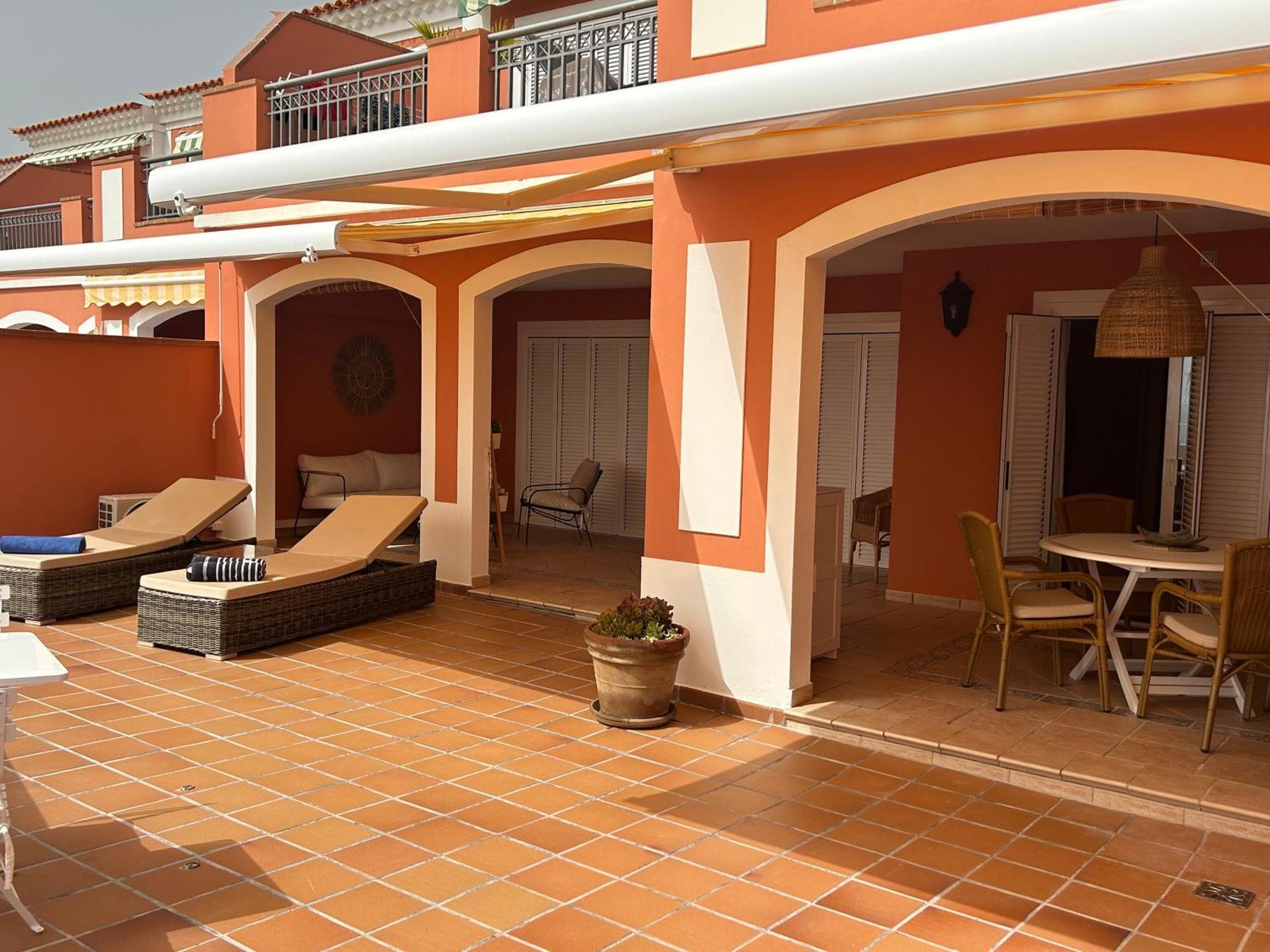 Playa Del Duque-Amazing Views 2 Bedroom アデヘ エクステリア 写真